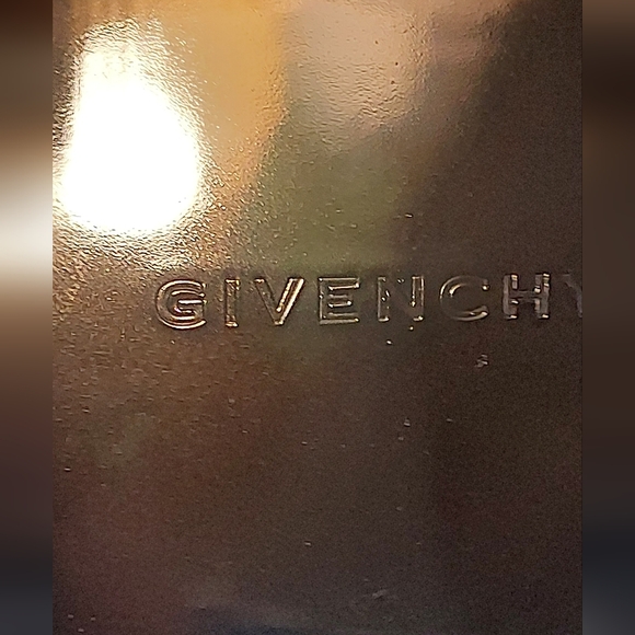 GIVENCHY Teint Couture SHIMMER Powder COLOR: 02 Shimmery Gold FACE HIGHLIGHTER. - Picture 10 of 11